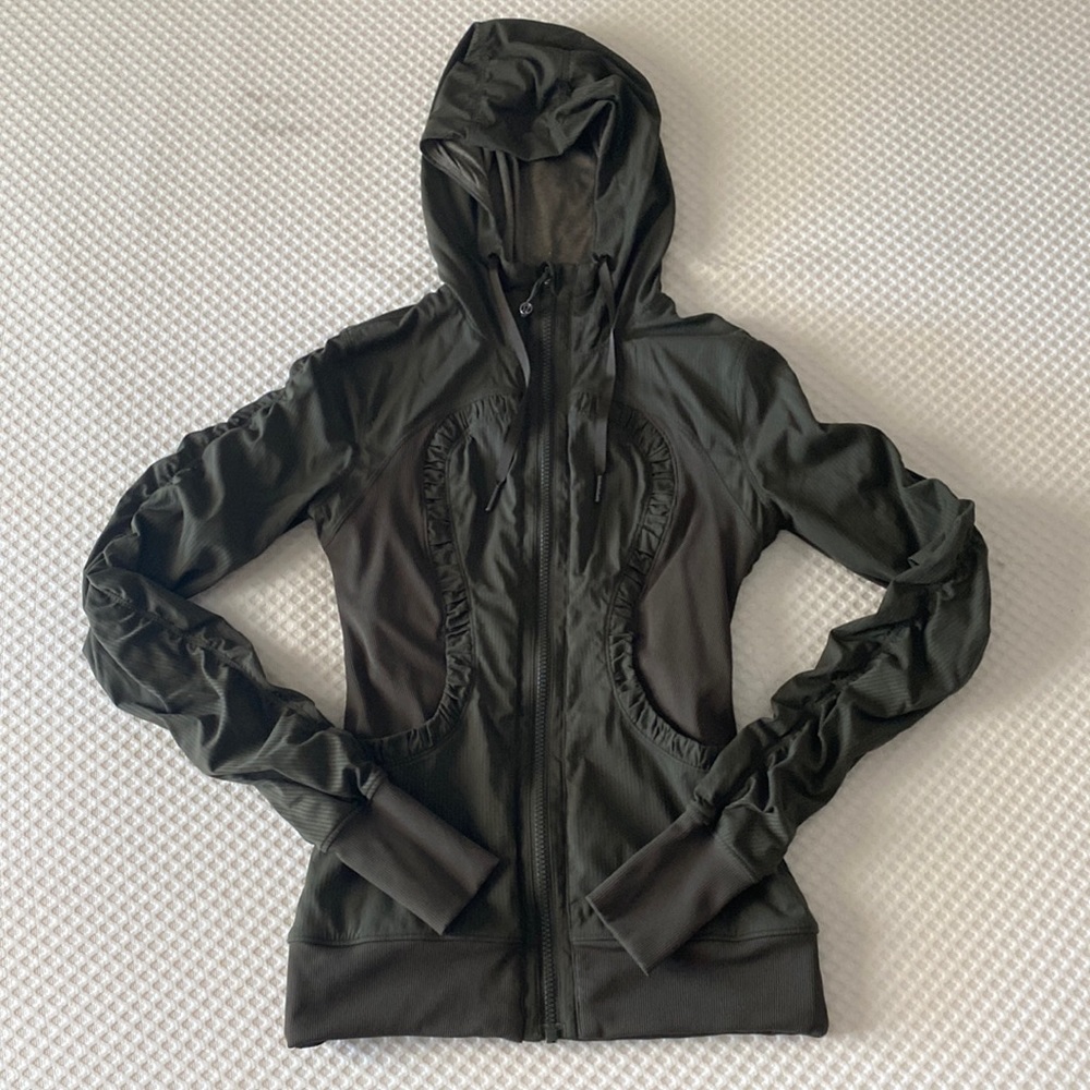 Womens lululemon reversible hoodie/jacket in dark olive size 2 perfect condition